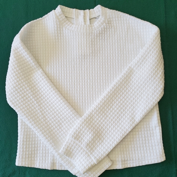 Pure white adorable waffle knit top - Picture 3 of 13